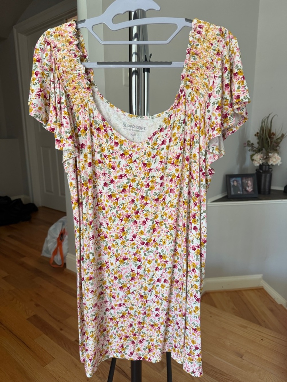 torrid White Floral Smocked Sleeve Top